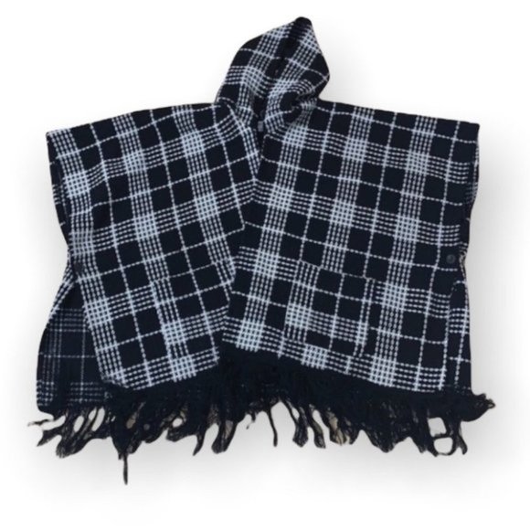 JUSTFAB Black White plaid Fringe hooded cape with pockets size Medium - Picture 3 of 10